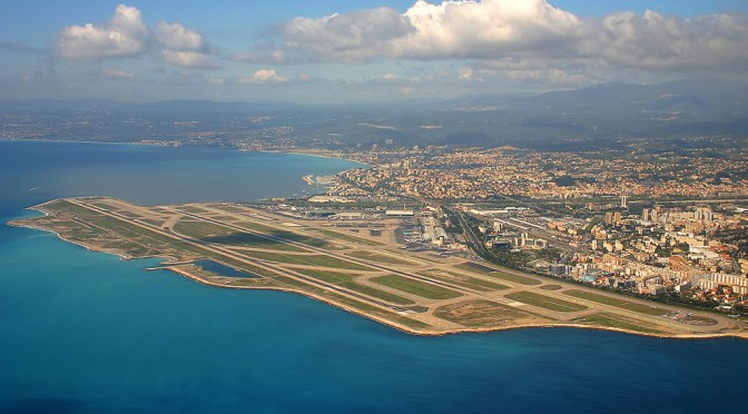 Privatizarea aeroportului de la Nisa, naste polemici intre Macron si Estrosi